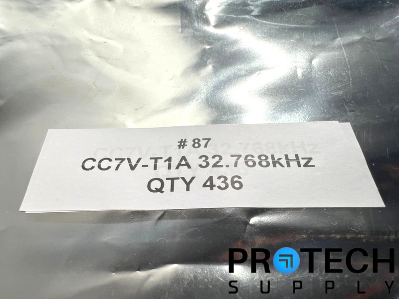Load image into Gallery viewer, (436/Pk) Micro Crystal CC7V-T1A 32.768kHz Crystal Oscillators with WARRANTY