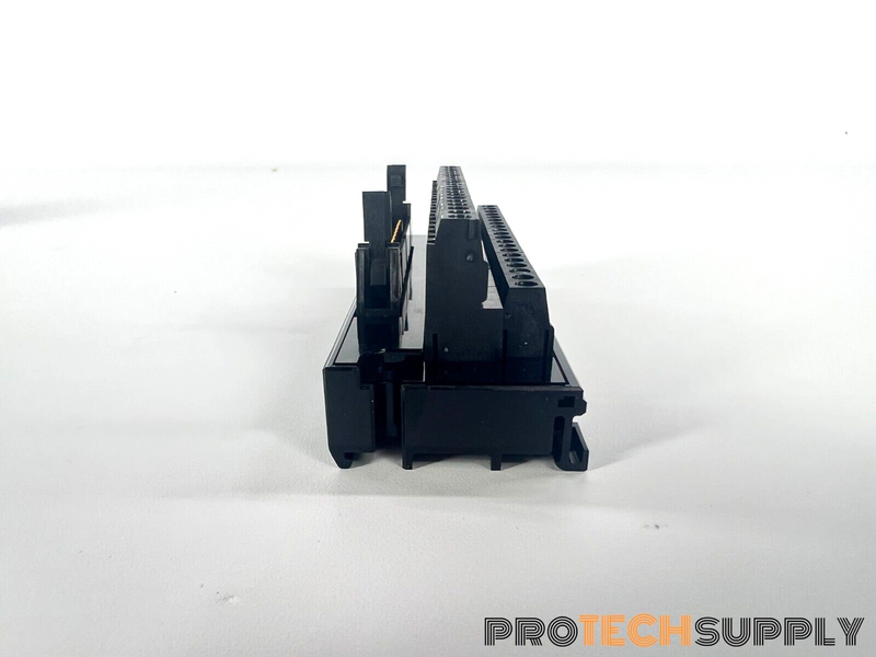 Load image into Gallery viewer, Keyence XC-T40E1 40-Electrode European Converter Terminal Block NEW w/ WARRANTY