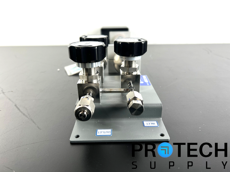 Load image into Gallery viewer, Matheson S1060-0242-001 Nitrogen Gas Purification System NEW with WARRANTY