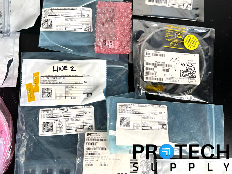 Load image into Gallery viewer, Lot of Miscellaneous Capacitor/Resistor/Regulator/Transistor/Chip