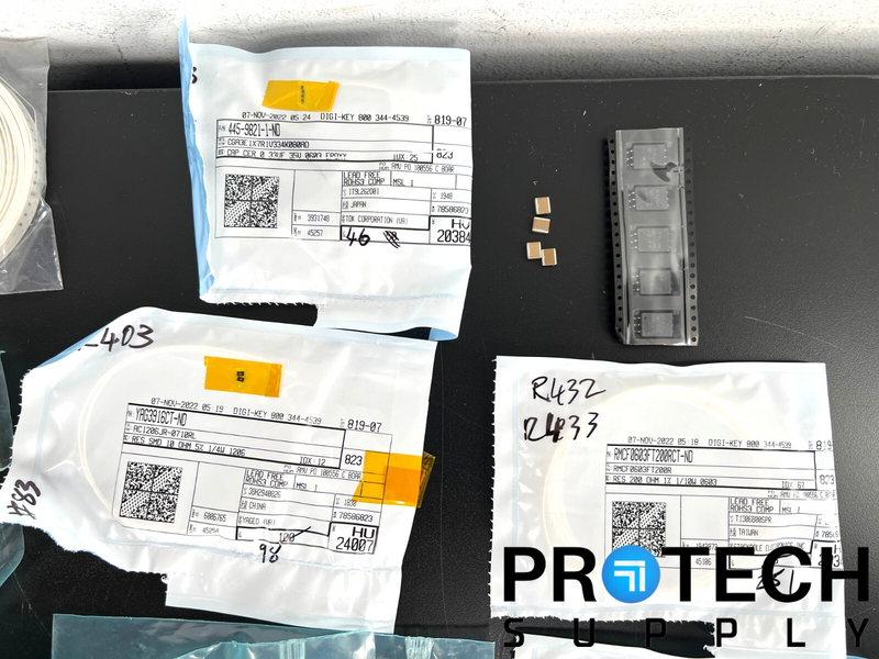 Load image into Gallery viewer, Lot of Misc Passive/Active Parts Capacitor/Resistor/Regulator/Transistor/Chip