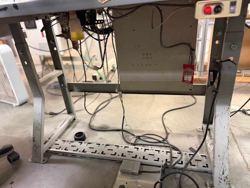 Load image into Gallery viewer, JUKI LK-1920HS Sewing Machine + Table Setup