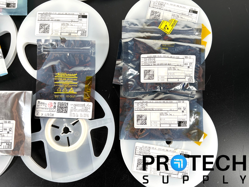 Load image into Gallery viewer, Lot of Miscellaneous Capacitor/Resistor/Regulator/Transistor/Chip