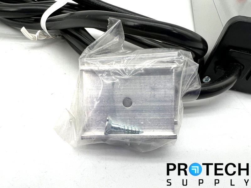 Load image into Gallery viewer, Wiremold UL104BC Plug-in Outlet Center Units NEW with WARRANTY