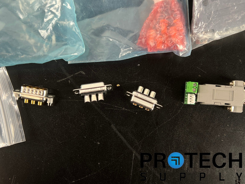 Load image into Gallery viewer, Lot of Misc Connectors / Plugs