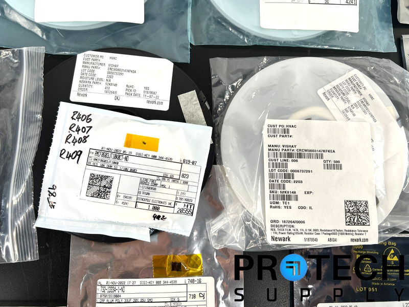 Load image into Gallery viewer, Lot of Misc Passive/Active Parts Capacitor/Resistor/Regulator/Transistor/Chip
