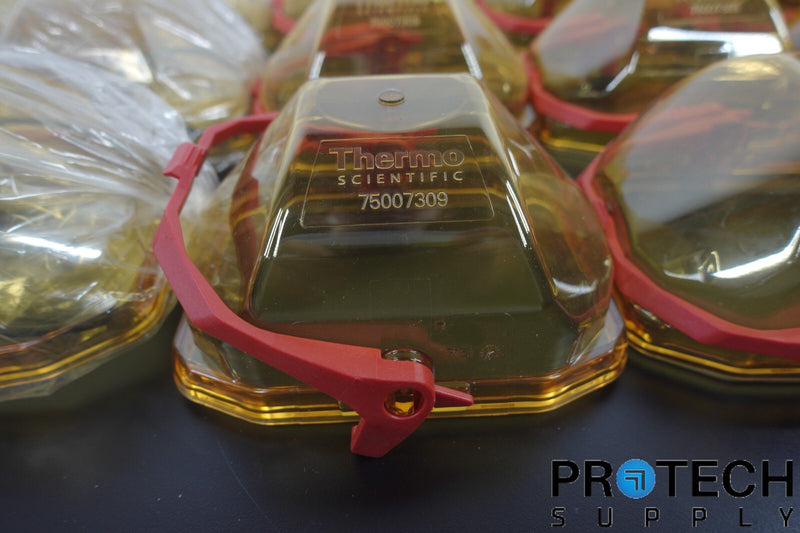 Load image into Gallery viewer, (Lot of 32) Thermo 75007309 TX-1000 ClickSeal Biocontainment Lid with WARRANTY