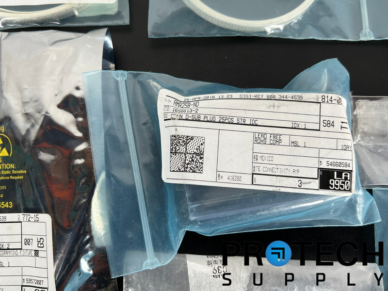 Load image into Gallery viewer, Lot of Resistor / Mosfet / Inductor / LED / Capacitor