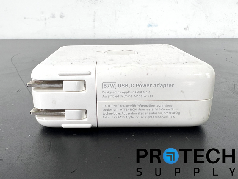 Load image into Gallery viewer, Lot of Apple AirPort Express Base Station / UBS-C Adapter / MagSafe 2 Adapter