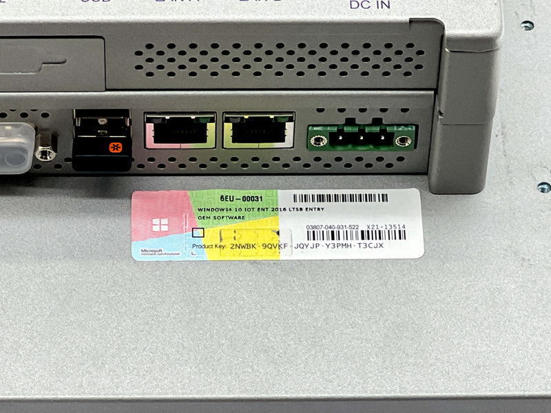 Load image into Gallery viewer, Advantech TPC-1551WP-E3AE TPC-1551WP 15.6 Inch Touch Panel Computer · photo 4