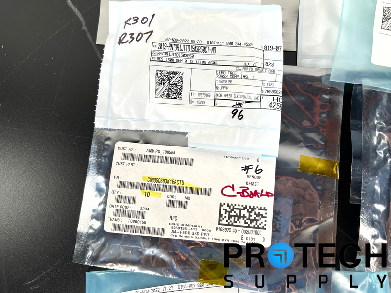 Load image into Gallery viewer, Lot of Misc Passive/Active Parts Capacitor/Resistor/Regulator/Transistor/Chip

