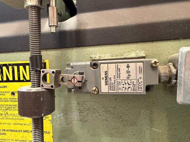 Load image into Gallery viewer, Metal Muncher GB-40SP Hydraulic Punch Press 40 Ton
