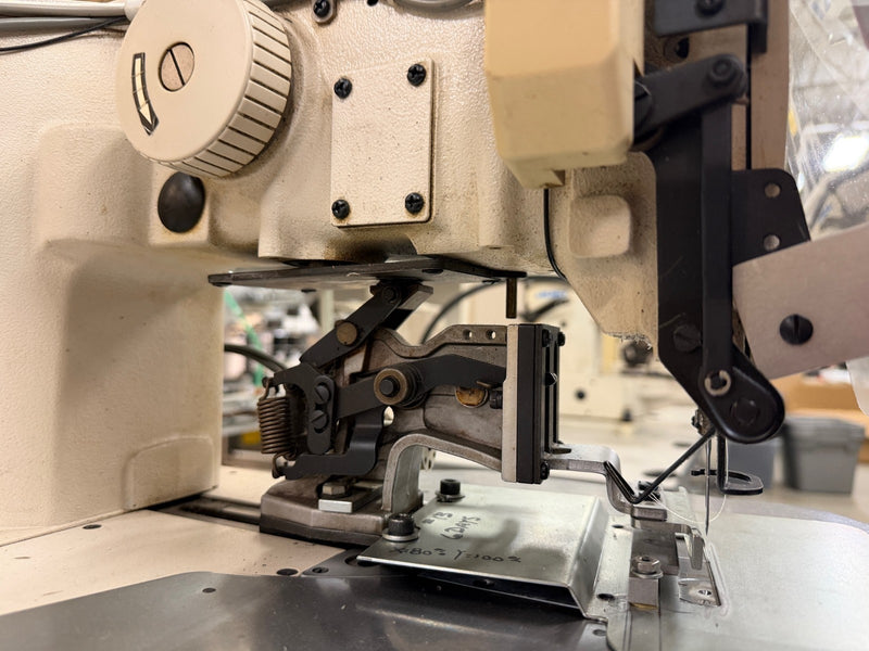 Load image into Gallery viewer, JUKI LK-1920HS Sewing Machine + Table Setup
