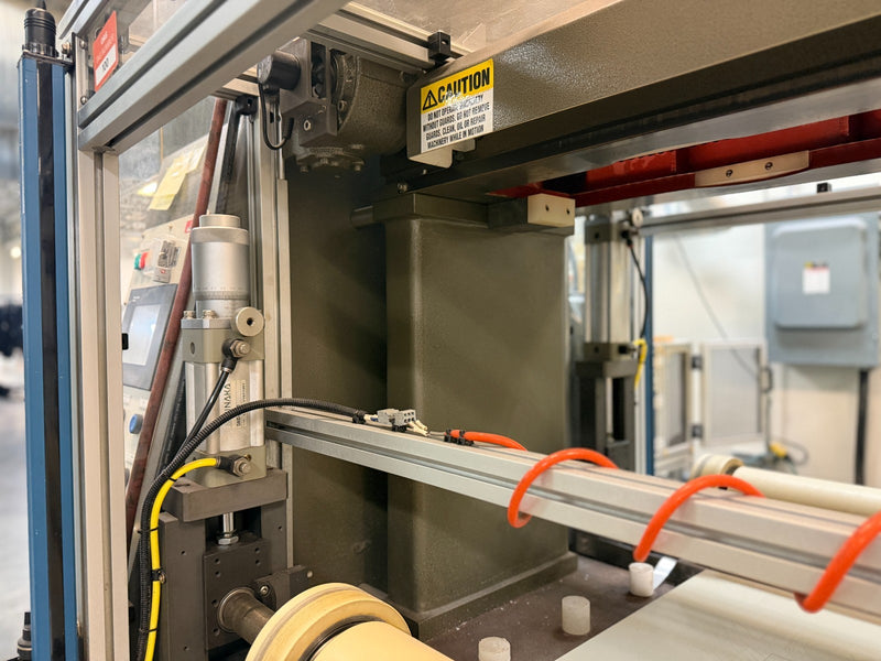 Load image into Gallery viewer, Associated Pacific THNC-2070N Traveling Head Hydraulic Cutting Press
