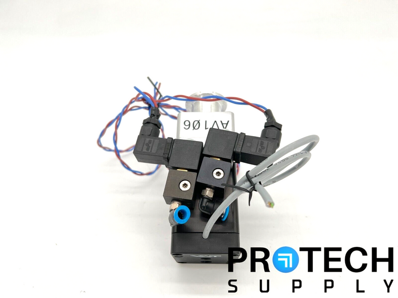 Load image into Gallery viewer, VAT 29028-KA21-0001 Angle Valve with WARRANTY
