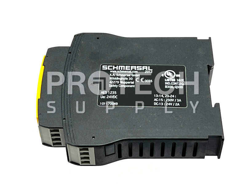 Load image into Gallery viewer, Schmersal 101170049 Safety Controller GUARANTEED
