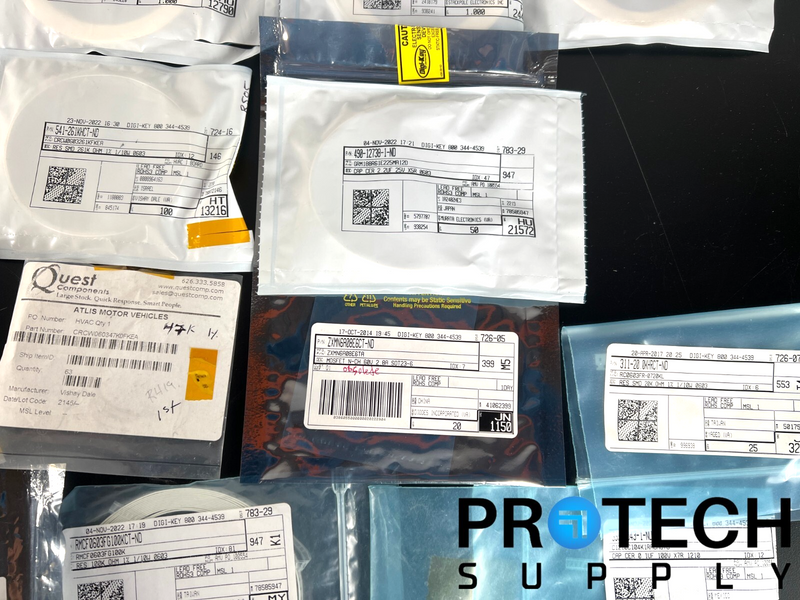 Load image into Gallery viewer, Lot of Miscellaneous Capacitor/Resistor/Regulator/Transistor/Chip
