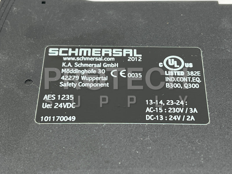 Load image into Gallery viewer, Schmersal 101170049 Safety Controller GUARANTEED
