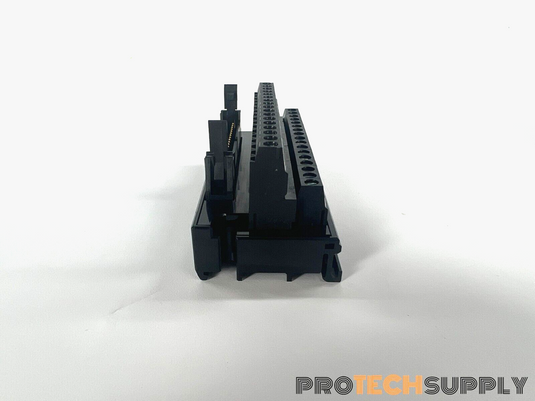 Keyence XC-T34E2 34-Electrode Converter Terminal Block NEW with WARRANTY