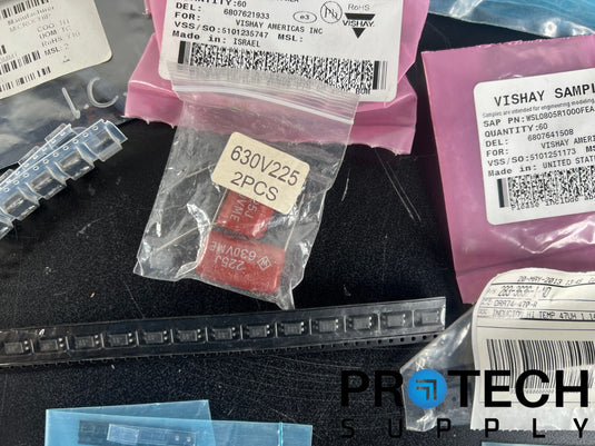 Lot of Miscellaneous Capacitor/Resistor/Regulator/Transistor/Chip