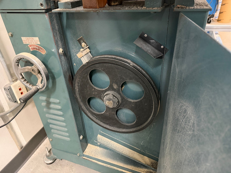 Load image into Gallery viewer, Enco 360 Metal Cutting Vertical Bandsaw
