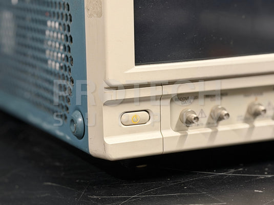 Tektronix DSA 70804 Digital Serial Analyzer SCREEN DEFECTIVE for PARTS/REPAIR