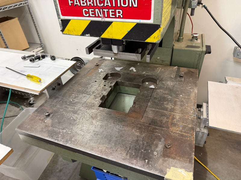 Load image into Gallery viewer, Metal Muncher GB-40SP Hydraulic Punch Press 40 Ton
