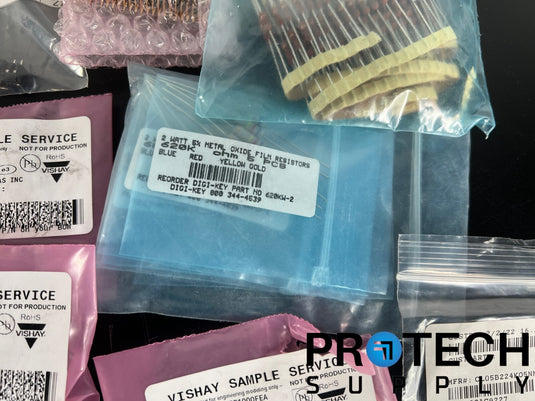 Lot of Miscellaneous Capacitor/Resistor/Regulator/Transistor/Chip