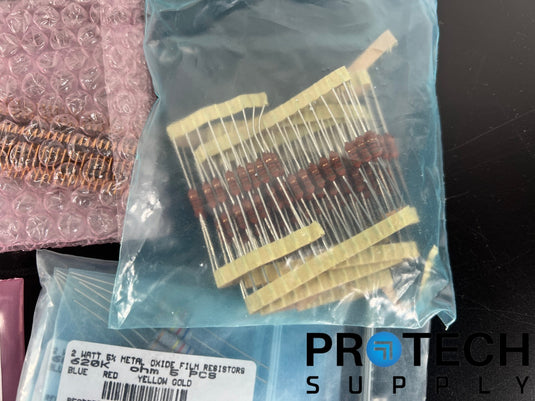 Lot of Miscellaneous Capacitor/Resistor/Regulator/Transistor/Chip