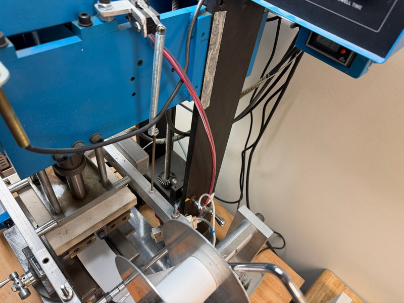 Load image into Gallery viewer, CASSCO HPS-1000 Hot Stamping Machine + Avantco Convection Oven
