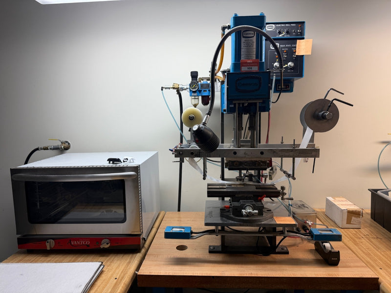 Load image into Gallery viewer, CASSCO HPS-1000 Hot Stamping Machine + Avantco Convection Oven

