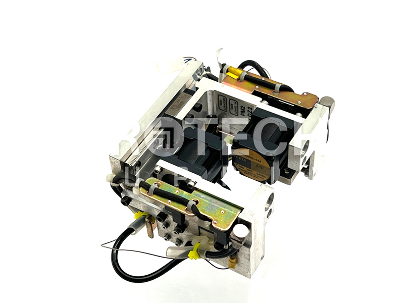 Load image into Gallery viewer, Lot of  Vexta PMM33AH2-C44 Stepper Motor Clamp Assembly
