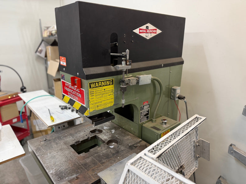 Load image into Gallery viewer, Metal Muncher GB-40SP Hydraulic Punch Press 40 Ton

