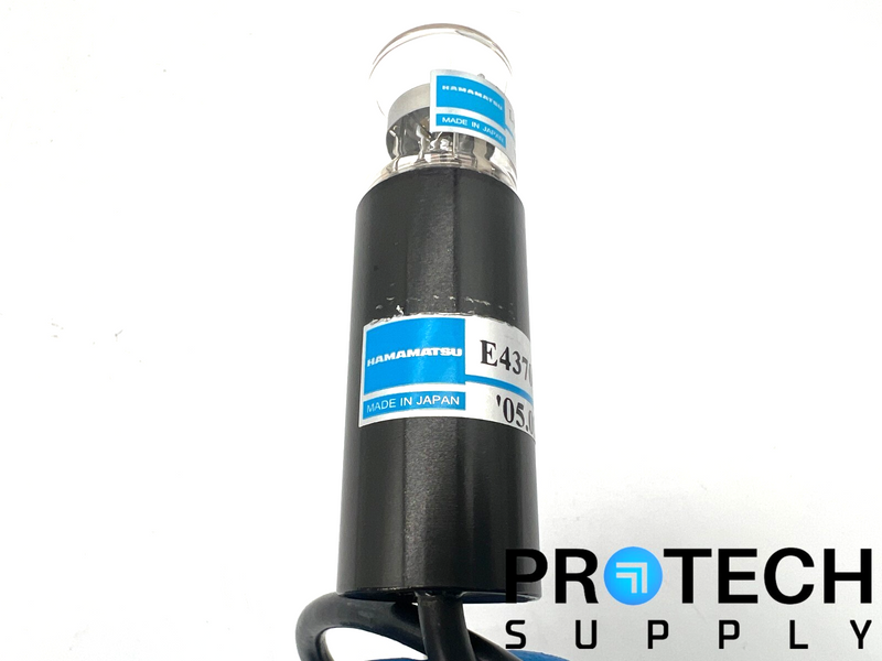 Load image into Gallery viewer, Hamamatsu L4633-01 Xenon Flash Lamp + 4370-01 Socket w/ WARRANTY
