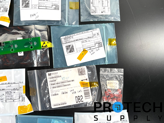 Lot of Misc Passive/Active Parts Capacitor/Resistor/Regulator/Transistor/Chip