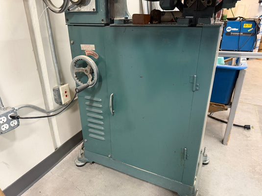 Enco 360 Metal Cutting Vertical Bandsaw