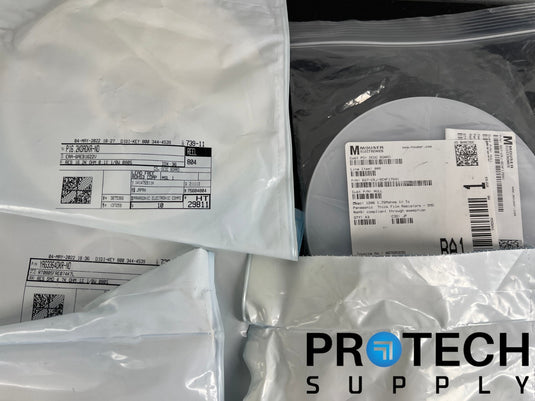 (Lot of Misc) Capacitors / Resistor