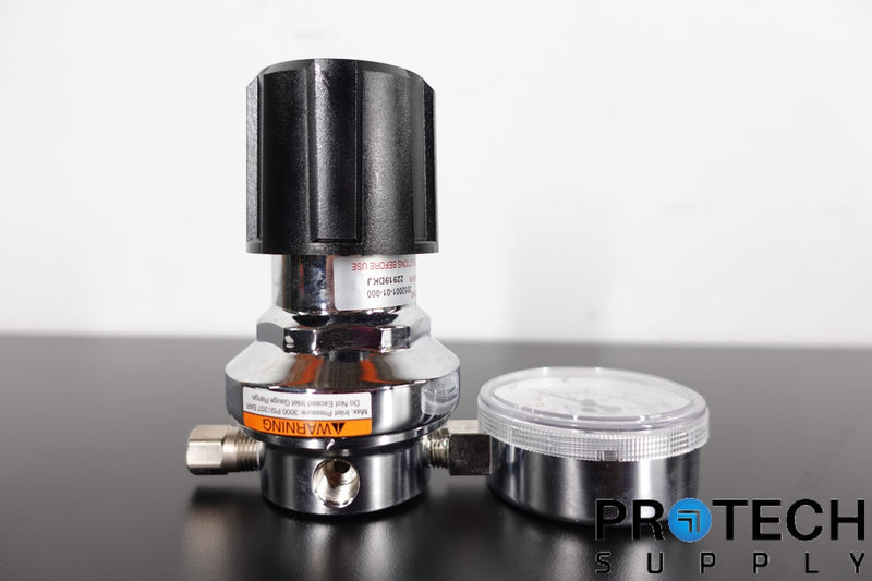 Load image into Gallery viewer, CONCOA 2052001-01-000 Single Stage Line Regulator NPT Female NEW with WARRANTY
