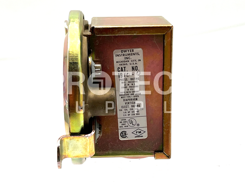 Load image into Gallery viewer, Dwyer 1910-0 Differential Pressure Switch with WARRANTY
