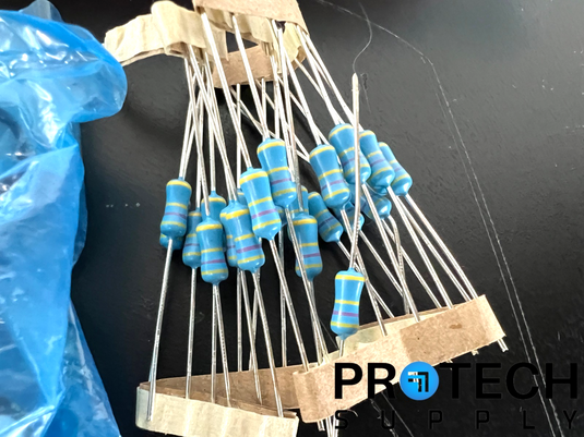 (Lot of Misc.) Ceramic Capacitors / Aluminum Capacitors etc.