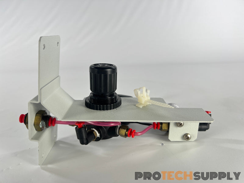 Load image into Gallery viewer, Norgren R07-100-RNAA w/ Snap-Tite 2W130-1NB-A1C6 Pressure Regulator w/ WARRANTY
