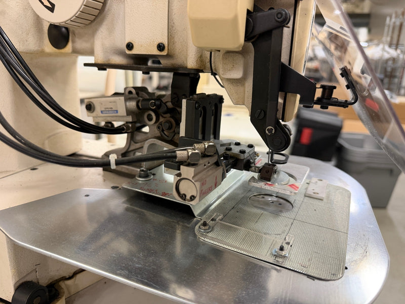 Load image into Gallery viewer, JUKI LK-1910HA Sewing Machine Complete Workstation
