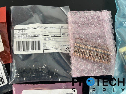 Lot of Miscellaneous Capacitor/Resistor/Regulator/Transistor/Chip