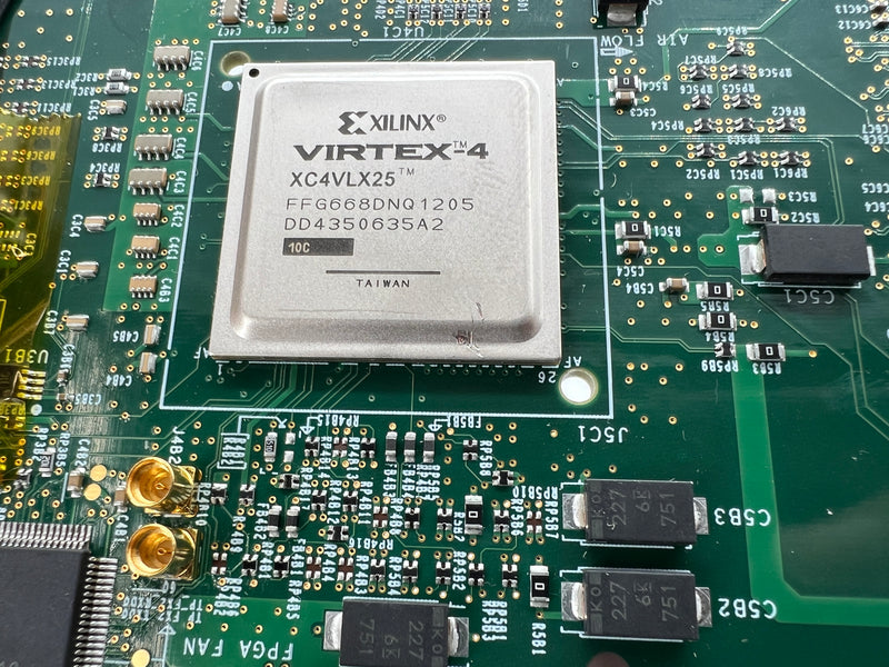 Load image into Gallery viewer, Intel STHI BS2 FAB C E14598-303 Board + Xilinx Virtex-4 XC4VLX25
