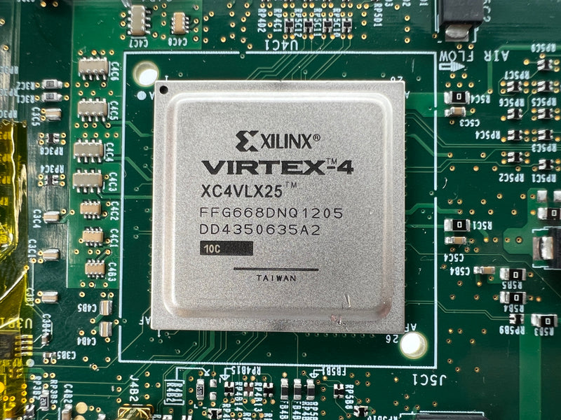 Load image into Gallery viewer, Intel STHI BS2 FAB C E14598-303 Board + Xilinx Virtex-4 XC4VLX25
